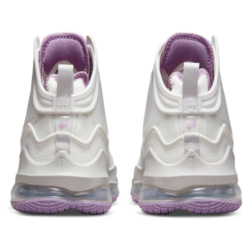 Nike LeBron 19